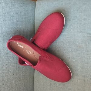 Red TOMS